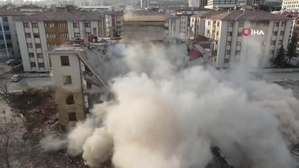 Depremde ağır hasar alan 5 bin 664 yapının yıkımı yapıldı