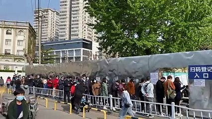 عقوبات ومكافآت لحض الصينيين على تلقي اللقاح