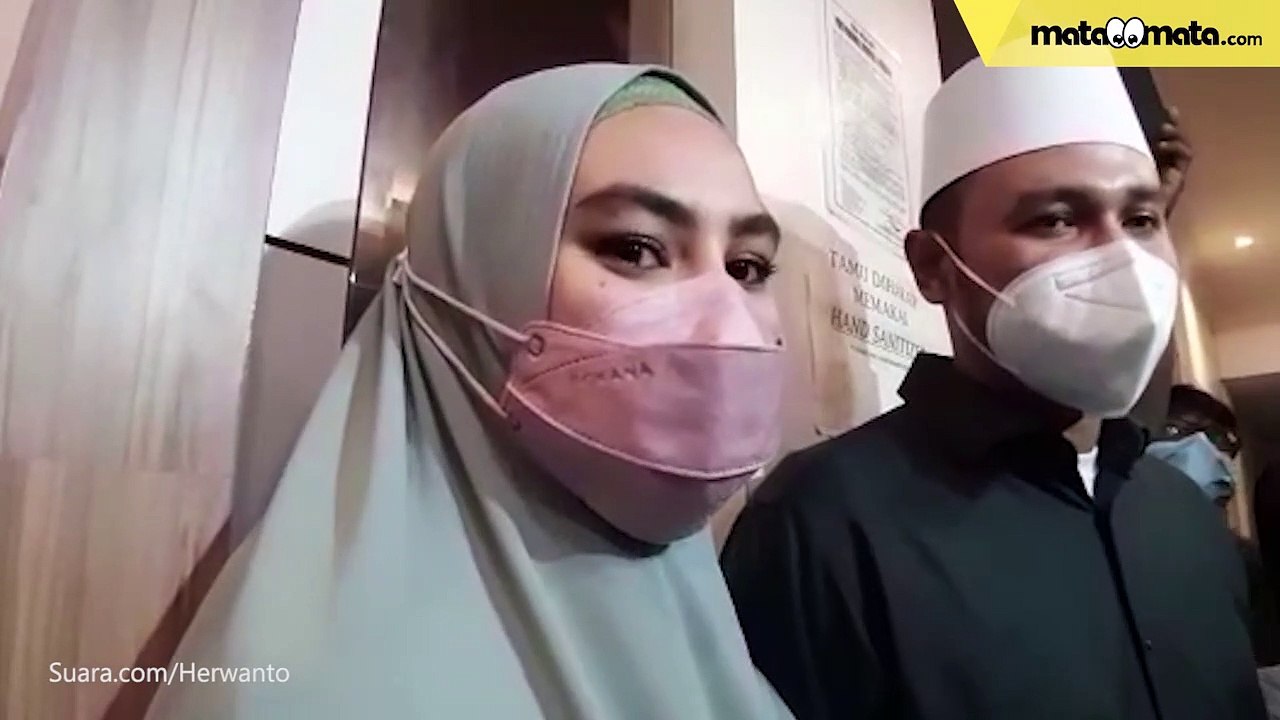 Tak Bisa Lama-Lama Antar Anak ke Yaman, Kartika Putri dan Habib Usman Bin Yahya Sedih