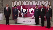 Japón presenta las mascotas olímpicas a cien días del inicio de los juegos