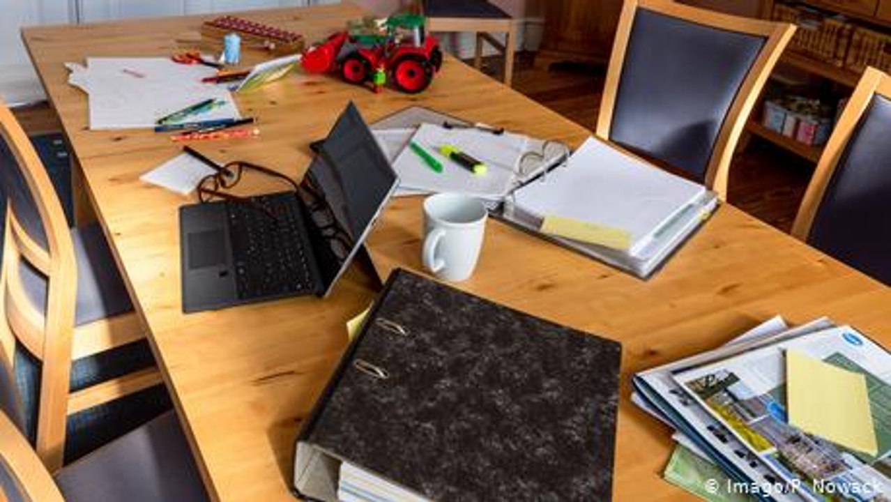 Corona und Familie: zu Hause leben, lernen und arbeiten