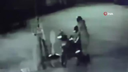 Motorcu kıyafetli motosiklet hırsızı kamerada