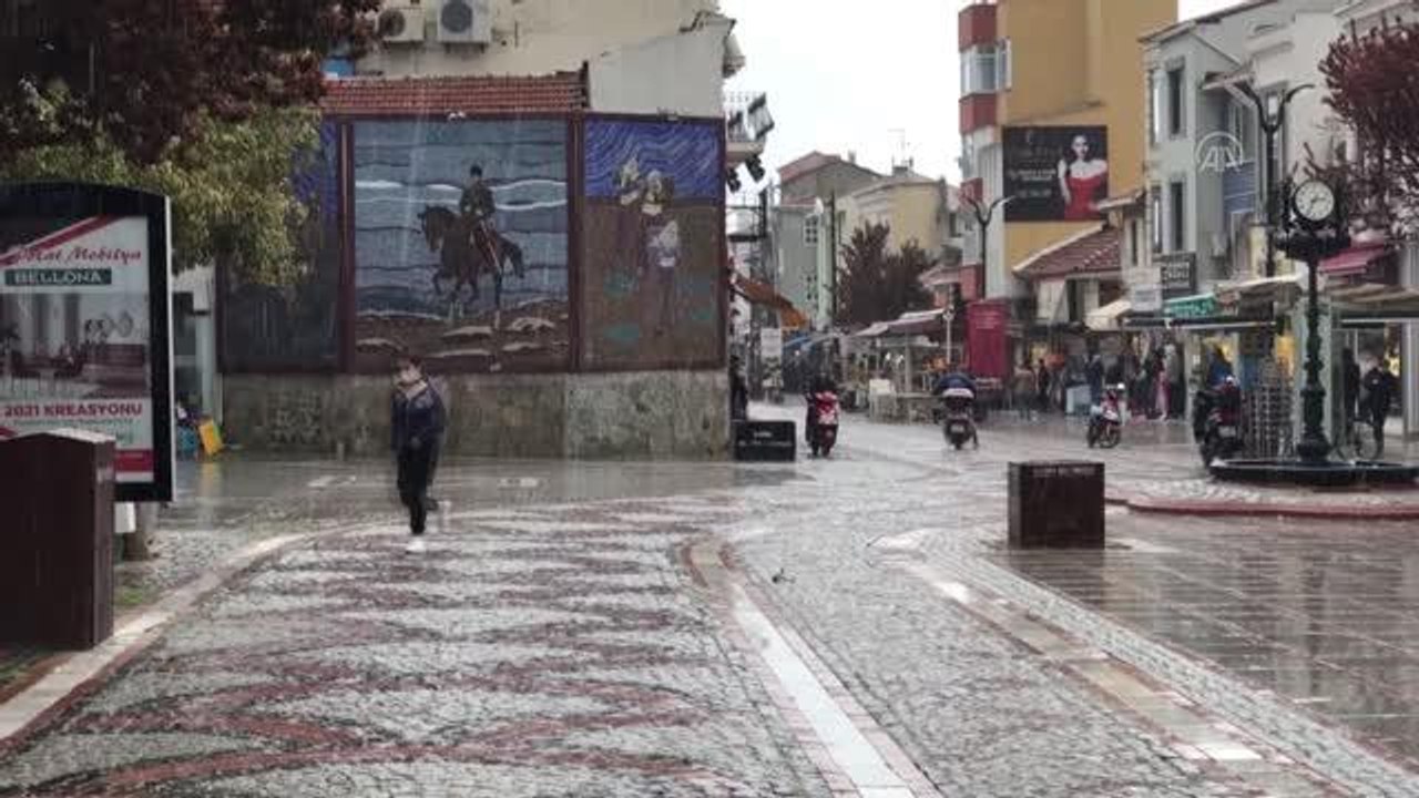 Sağanak etkili oldu