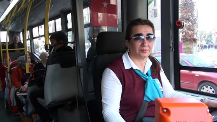Telefona bakarken kaza yaptı, işine son verildi...Kaza anı kameralara yansıdı
