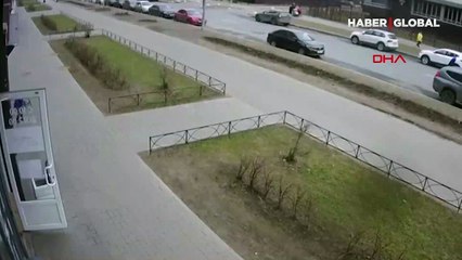 Felaketi fark eden babanın ani refleksi oğlunun hayatını kurtardı