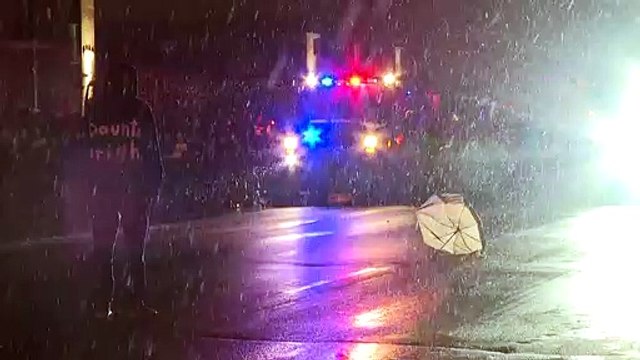 Tercera noche de protestas e incidentes en Mineápolis por joven muerto a manos de la policía