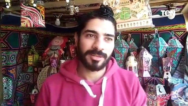 «شنودة» شاب قبطي يبيع فوانيس رمضان بالشرقية مفيش فرق بين مسلم ومسيحي