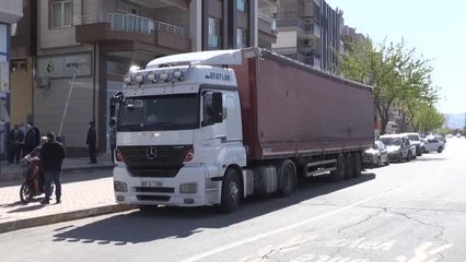 ŞANLIURFA - İdlib'e insani yardım tırı gönderildi
