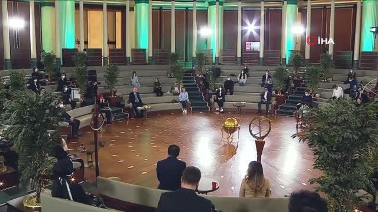 Cumhurbaşkanı Erdoğan: (Emekli amiraller bildirisi) "İçinizde bu işi alışkanlık haline getirmiş olanlar var, bu işi çok seviyorsanız kalkarsınız...