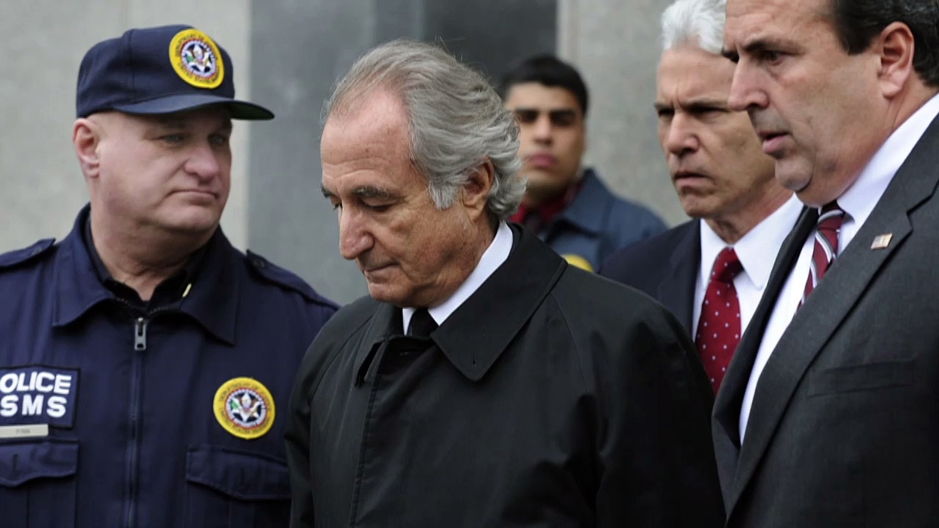 Murió en prisión Bernie Madoff, condenado por la mayor estafa piramidal de  la historia - Vidéo Dailymotion