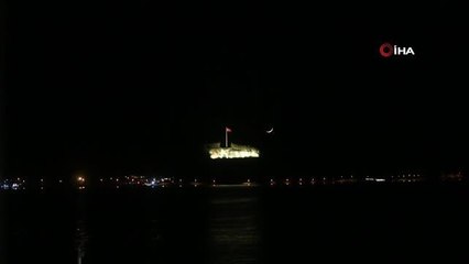 'Dur Yolcu' ile hilalin muhteşem görüntüsü