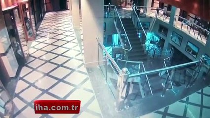 Kahraman Astsubay Ömer Halisdemir'in Aksakallı'dan vur emrini aldığı an