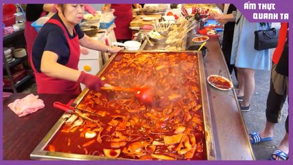 Walk a round of Korean food street