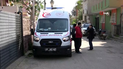Öldürdüğü arkadaşının gözünü kapatıp evi temizledi