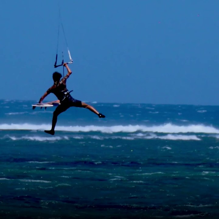 Charly Martin, jeune prodige du kitesurf réunionnais