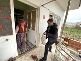 Balıkesir'de iftar geleneği kapı kapı devam ediyor