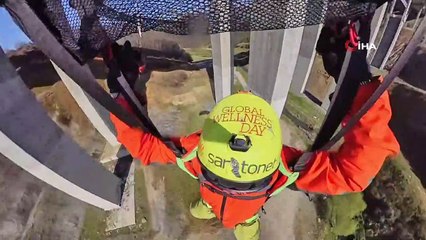 Base jump dünya rekortmeni Kuzey Marmara Otoyolu’ndan paraşütle atladı