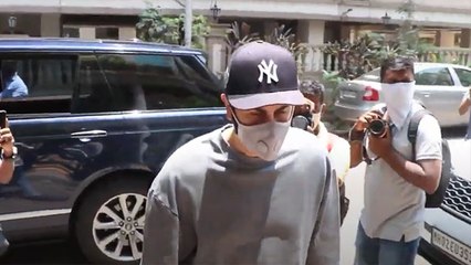 Ranbir Kapoor के पीछे क्यों पड़ी मीडिया ? Watch video | FilmiBeat