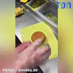 McDonald’s : un employé sert un burger à moitié mangé volontairement