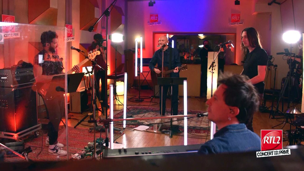 Gaëtan Roussel : "Je me jette à ton cou" (Concert Très Très Privé RTL2)