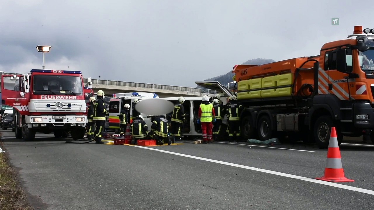 Erneut Auffahrunfall auf A12 bei Wörgl: 42-Jähriger schwer verletzt