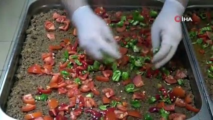 İftar yemekleri kapılarına kadar ulaştırılıyor