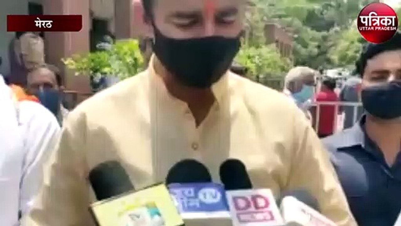 विधायक संगीत सोम ने तोड़ा कोरोना प्रोटोकाल