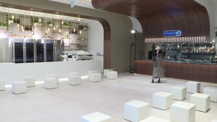 [기업] LG전자-미스지콜렉션, 가전 전시 매장에서 패션쇼 / YTN