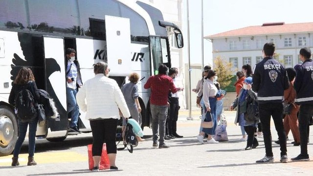 Yolcu pozitif çıktı, otobüsteki 47 kişi karantinada