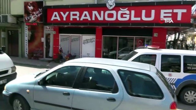 Afyonkarahisar’da bir garip bavul hırsızlığı girişimi.. “Adam caminin önüne bavulu koymuş bomba olmadığı ne malum”