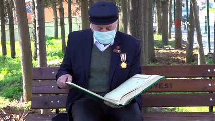 Kıbrıs Gazisi İsmail Amca, sık sık Tuzla’daki şehitlikleri ziyaret ederek dua ediyor