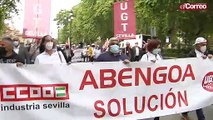 Trabajadores de Abengoa se manifiestan en Sevilla para mantener el empleo