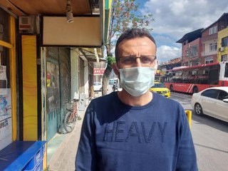 Hafif ticari araç berber dükkanına girdi 2 yaralı