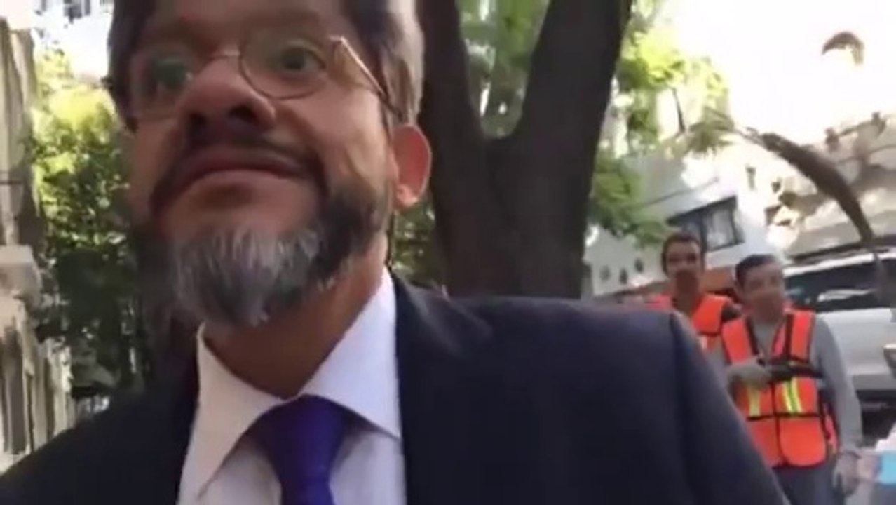 Arne aus den Ruthen   Abogados rompen la ley y la Policia dormida   Poder Anti Gandalla