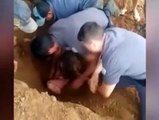 Çamura gömülen küçük kız böyle kurtarıldı
