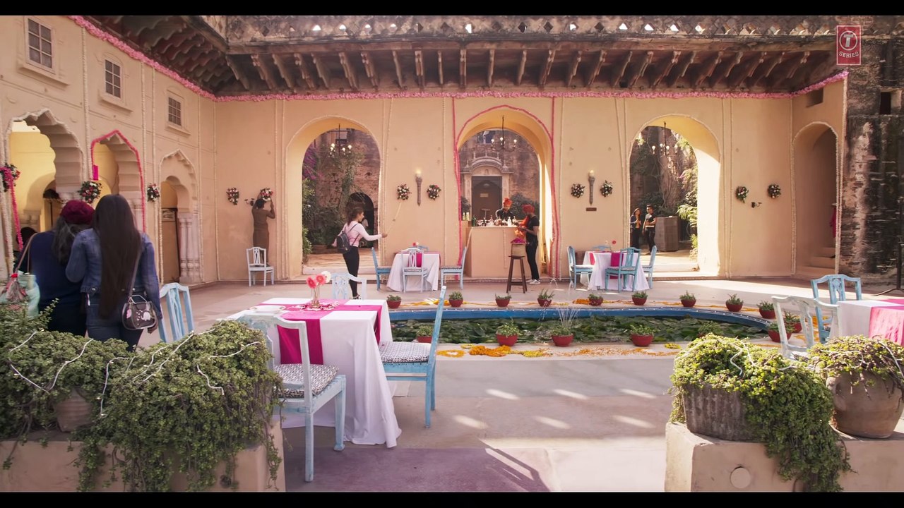 Leja Re - Dhvani Bhanushali - Tanishk Bagchi - Rashmi Virag -Radhika Rao- Vinay Sapru - Siddharth