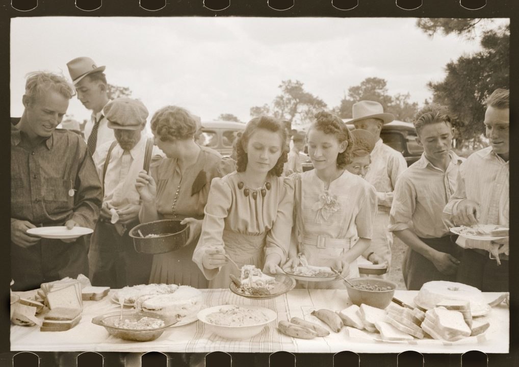 Family Reunion Ideas That’ll Help Your Southern Clan Celebrate in 2021