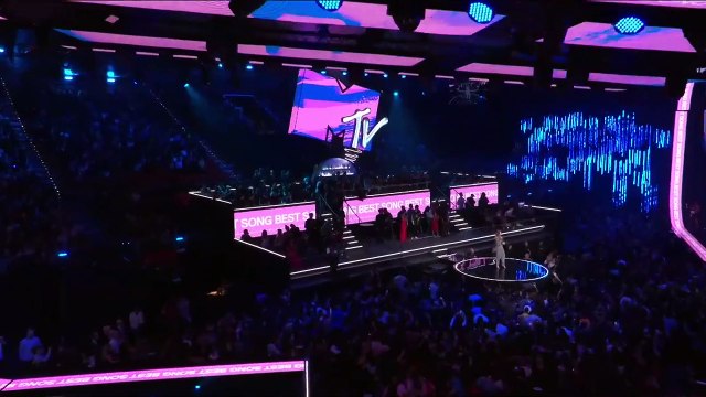 Camila Cabello Accepts Award for Best Song _ MTV EMAs 2018 (1)