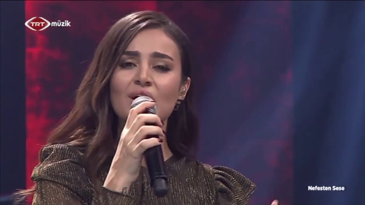 Elif Buse Doğan Değmen Benim Gamlı Yaslı Gönlüme