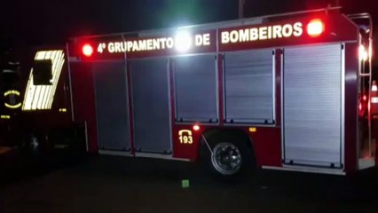 Fogo em gramado de casa abandonada mobiliza Bombeiros ao Bairro Morumbi