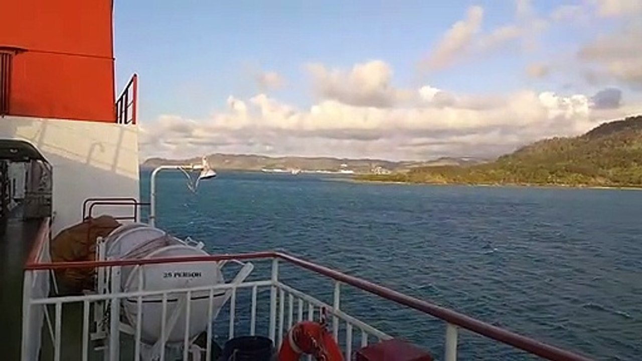 04.Pemandangan Indah Naik Kapal Feri Merak Bakauheni Pas Angin Kencang Ombak Tidak Besar - Kapal Ferry_2