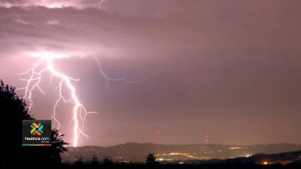 tn7-Abril-supera-promedio-de-rayos--en-15-días-han-caído-34-mil--150421