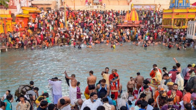 Corona: 2 akharas ask its seers to leave Kumbh Mela