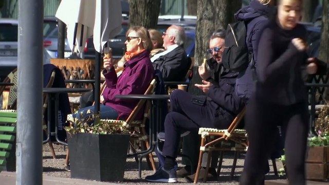 Число жертв пандемии во Франции официально превысило 100 тысяч. А на самом деле?