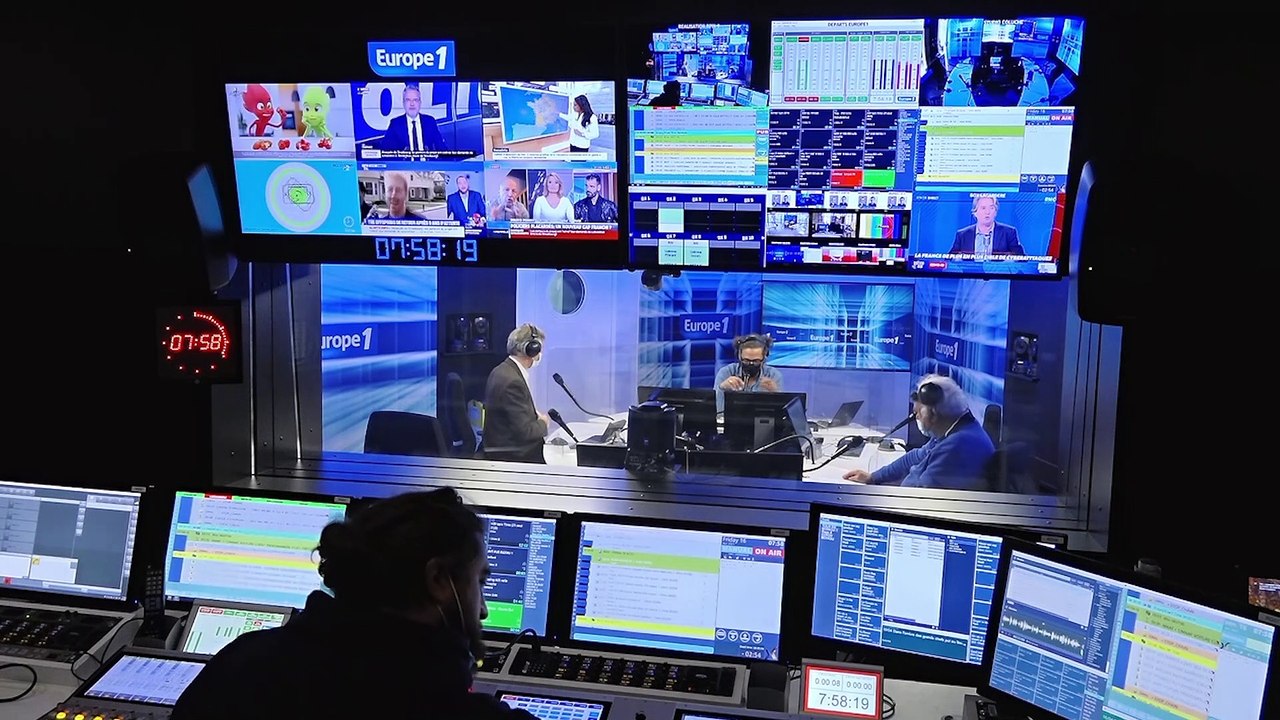 Emmanuel Macron : "Tu vas chez Pfizer, tu prends des vaccins et tu vaccines !" (Canteloup)