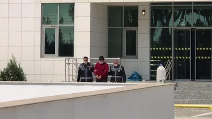 Rehin tuttuğu 4 yaşındaki kızını damdan atmakla tehdit eden baba tutuklandı