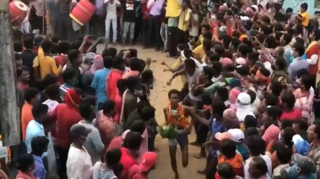 Watch | Thousands throng temple in West Bengal's Medinipur to celebrate Gajan festiv
