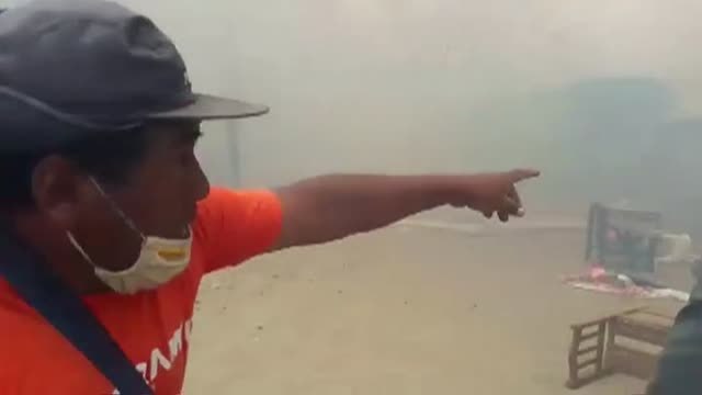 Un voraz incendio devora 50 viviendas en una de las zonas más pobres de Perú