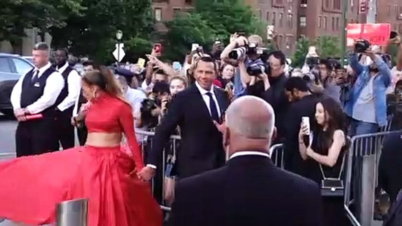 Jennifer López y Álex Rodríguez llegan a los premios CFDA