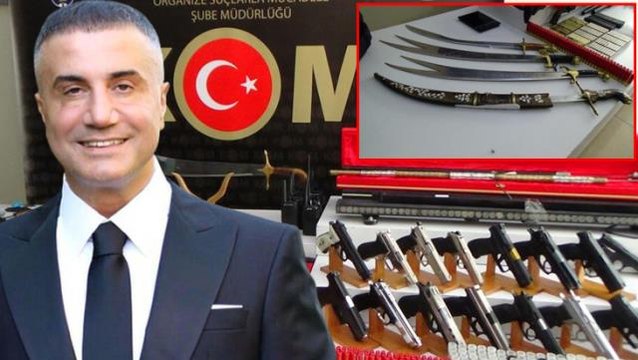 Sedat Peker suç örgütüne yönelik operasyonlarda ele geçen silah ve mühimmatlar sergilendi